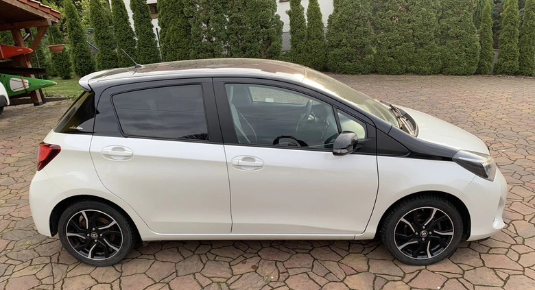 Toyota Yaris cena 49000 przebieg: 167000, rok produkcji 2017 z Bochnia małe 326